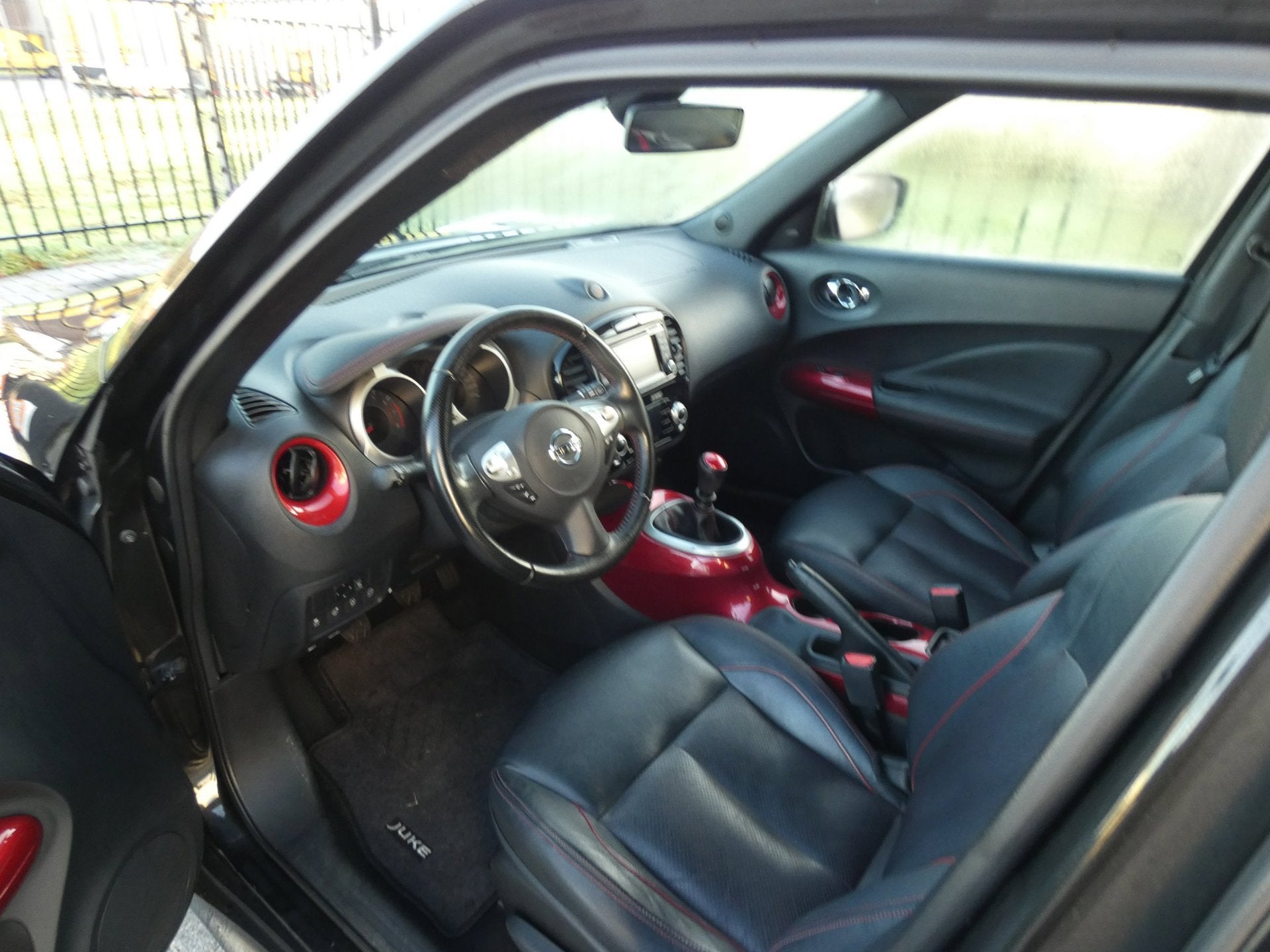 Nissan Juke 1.2 DIG-T S/S Tekna, Voorwielaandrijving, 116 pk, Zwart, Leder