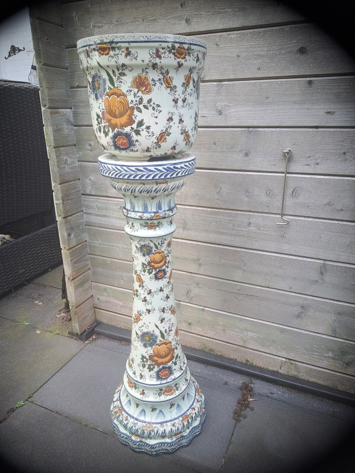 Antieke bloempot met zuil - Handgeschilderd, Antiek en Kunst, Ophalen of Verzenden