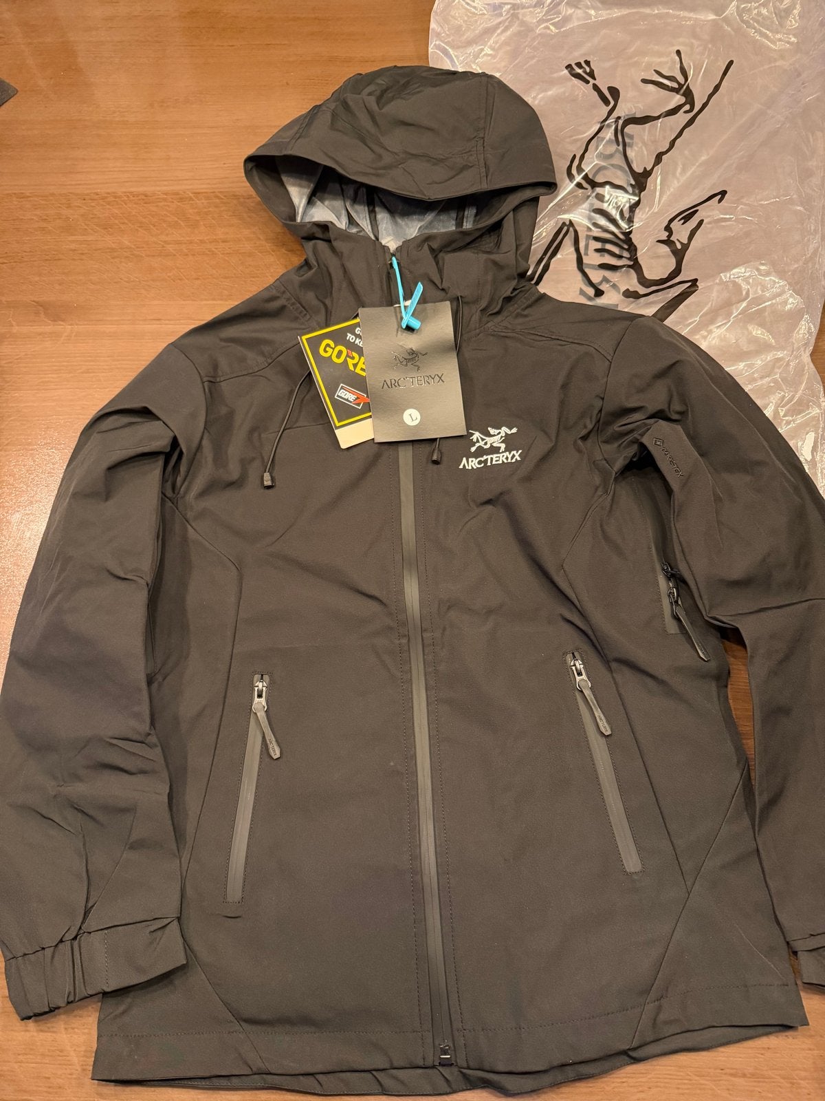 Arc'teryx Windbreaker Maat M - Nieuw met labels, Kleding | Heren, Ophalen of Verzenden, Nieuw, Maat 48/50 (M), Zwart