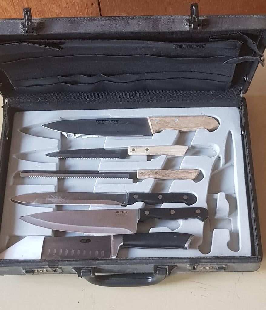 Messenset in Koffer te koop, Huis en Inrichting, Keuken | Bestek, Ophalen, Zo goed als nieuw, Rvs of Chroom, Vaatwasserbestendig