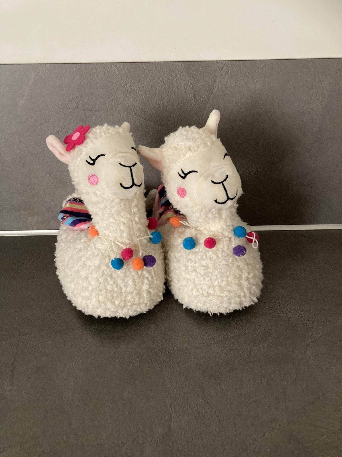 Lama kinder sloffen/kinder pantoffels maat 30/31 nog nieuw, Slofjes, Jongetje of Meisje, Nieuw, Ophalen of Verzenden