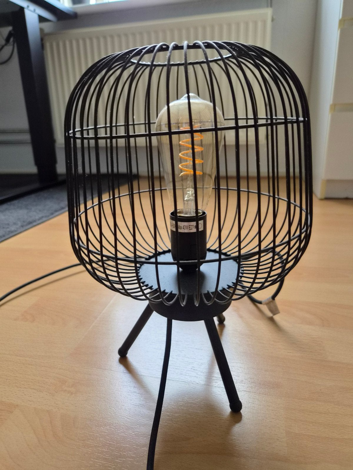 Zwarte metalen tafellamp - industrieel design, Huis en Inrichting, Lampen | Tafellampen, Ophalen, Overige merken, E27 (groot)
