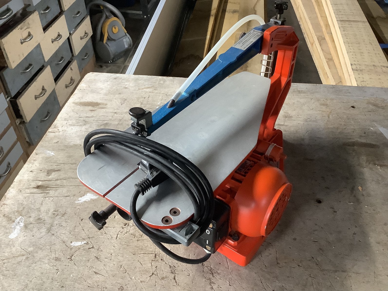 Hegner figuurzaagmachine, Ophalen, Zo goed als nieuw, 30 tot 70 mm, Figuurzaag