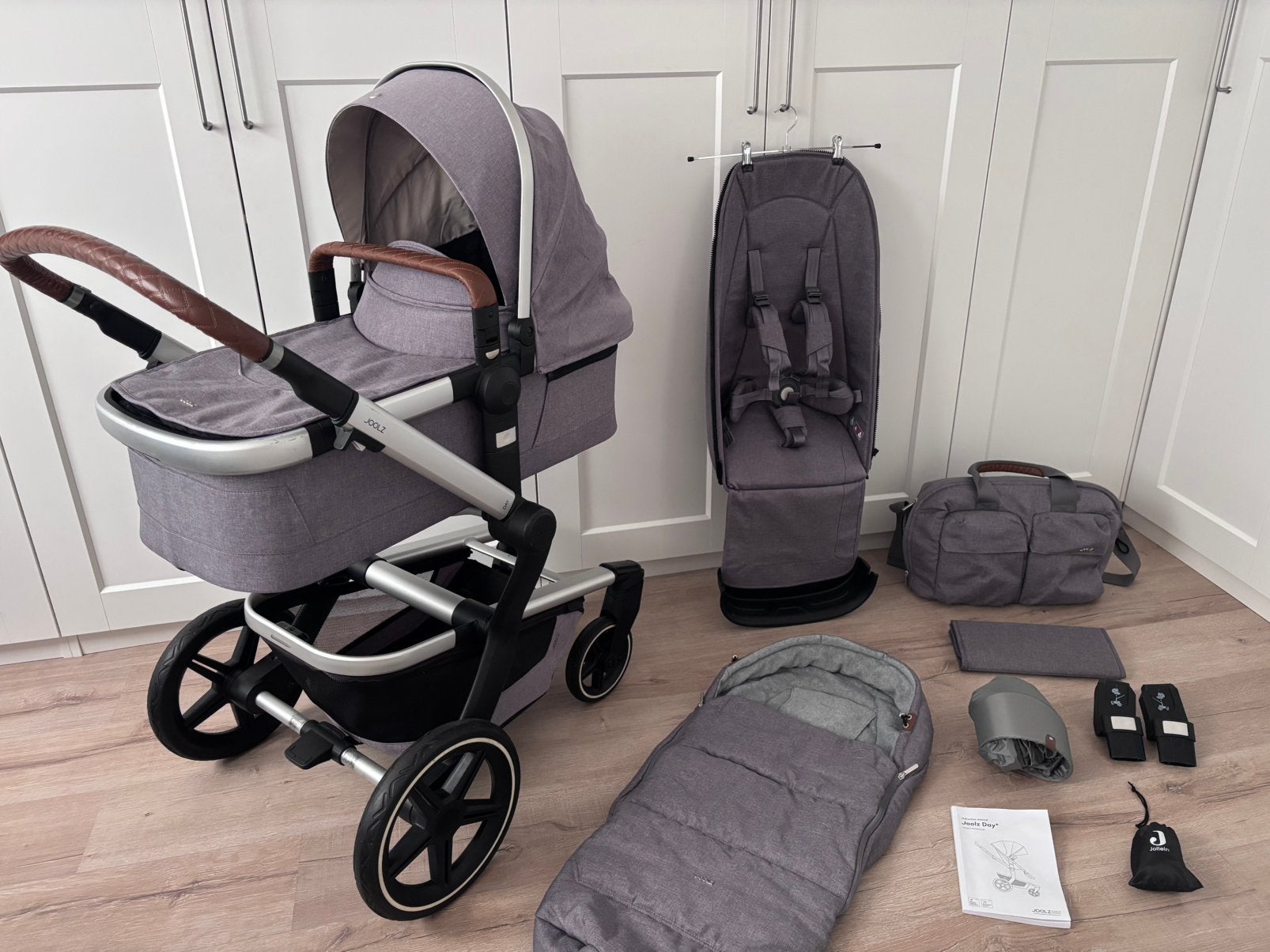 Zeer complete set - Joolz Day+ Plus kinderwagen, Zo goed als nieuw, Combiwagen, Verstelbare duwstang, Ophalen