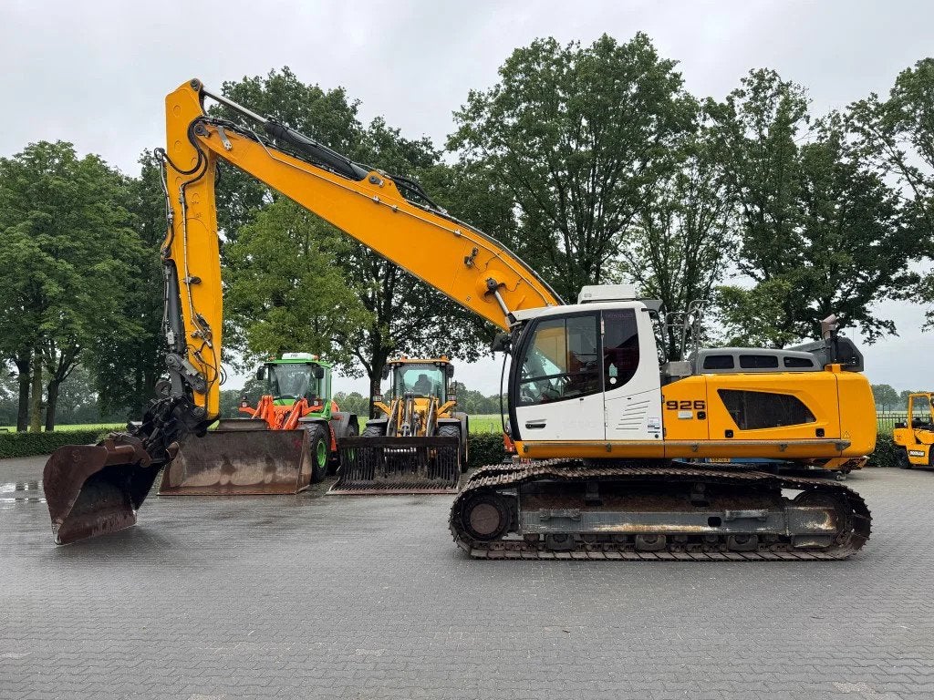 Liebherr R926 Semi Long 11 Mtr Boom (bj 2015), Graafmachine
