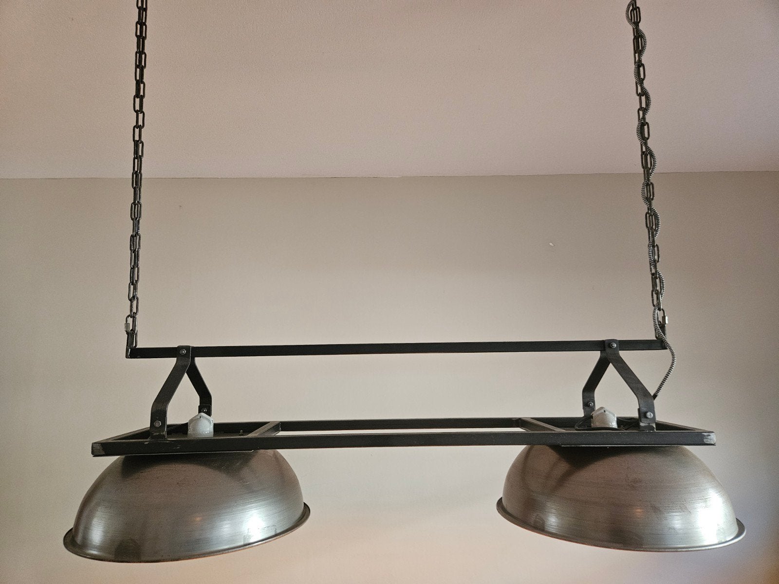 Industriële hanglamp met 2 kappen Loods 5, Ophalen, Gebruikt, E27 (groot), Metaal