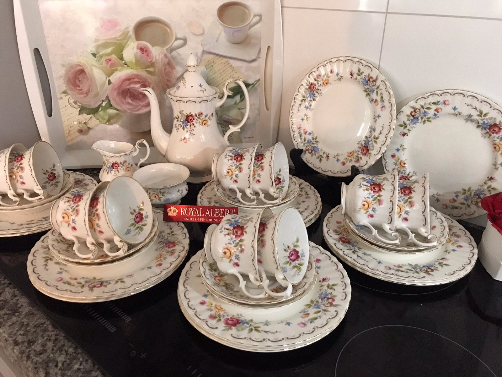 Royal albert JUBILEE ROSE 💚💛🤍🧡🩵💙❤️💜, Antiek en Kunst, Antiek | Servies compleet, Ophalen