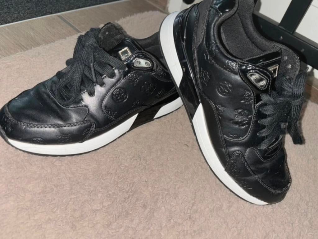 Guess zwarte sneakers maat 37, Ophalen of Verzenden, Zo goed als nieuw, Zwart, Sneakers of Gympen