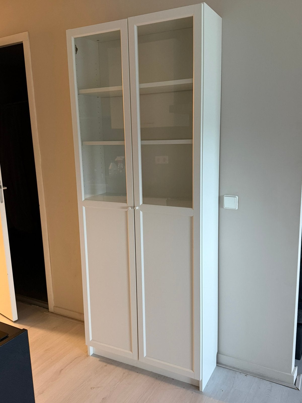 Ikea vitrinekast met glazen en dichte deuren, Ophalen, Gebruikt, 50 tot 100 cm, 150 tot 200 cm