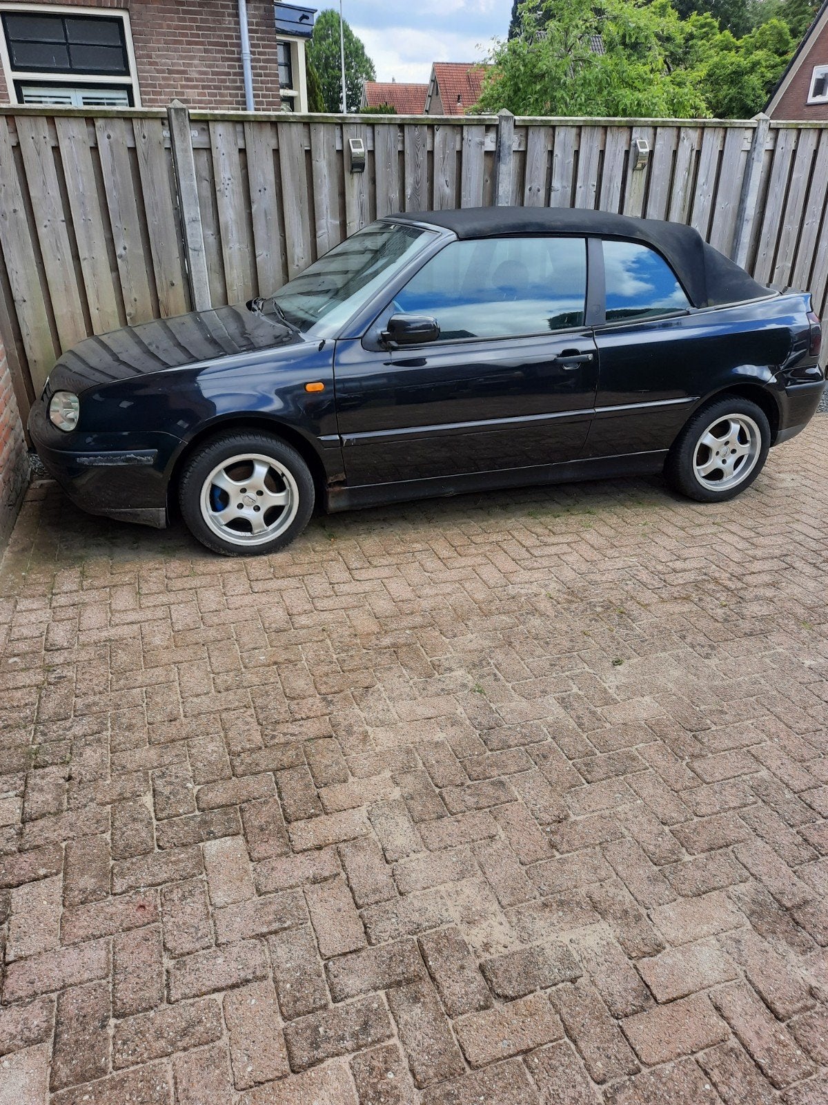 Volkswagen Golf 1.8 Cabriolet 55KW 1999 Zwart, Auto's, 74 pk, 4 cilinders, Cabriolet, 4 stoelen