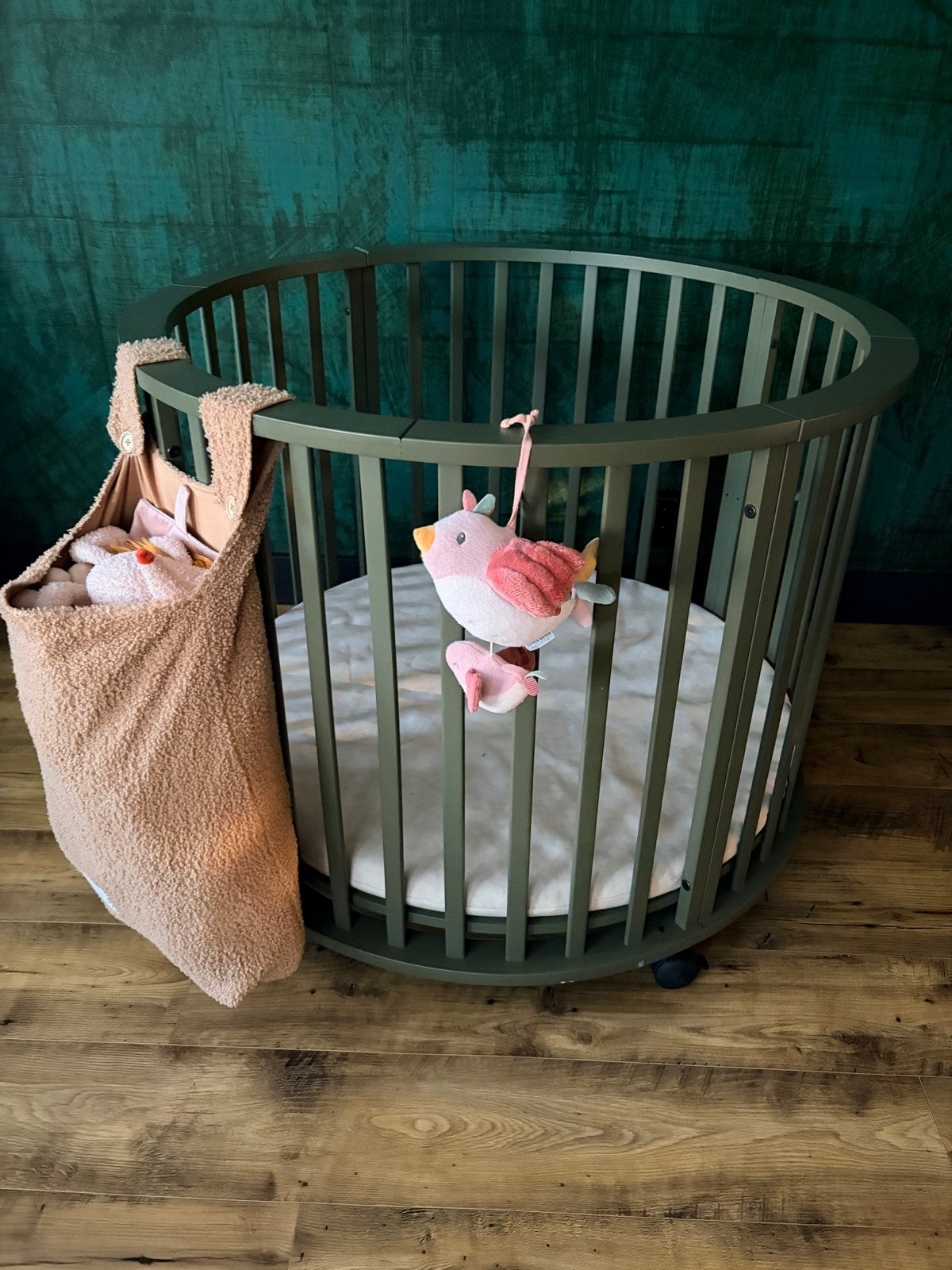 Ronde Europe Circa Box met matras en Bear Hug speelgoed tas, Ophalen, Zo goed als nieuw, Wieg