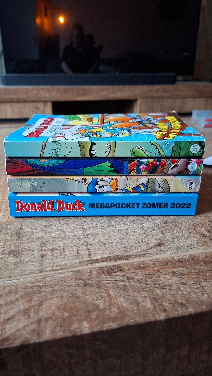 Donald Duck Pockets en Megapocket - 4 stuks, Boeken, Stripboeken, Meerdere stripboeken, Ophalen of Verzenden, Zo goed als nieuw