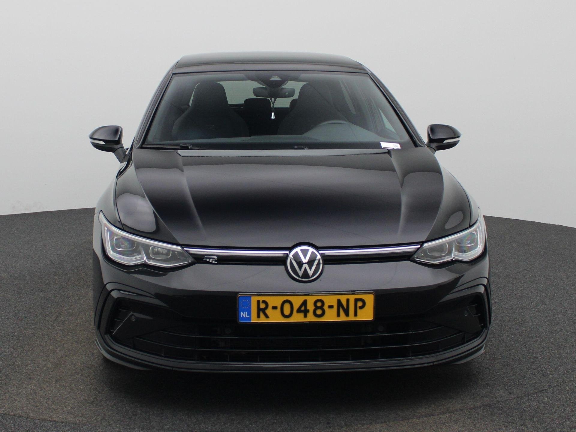 Volkswagen Golf 1.5 eTSI R-Line | IQ-LIGHT | PANORAMADAK | N, 12 maanden, Euro 6, 4 cilinders, 1252 kg