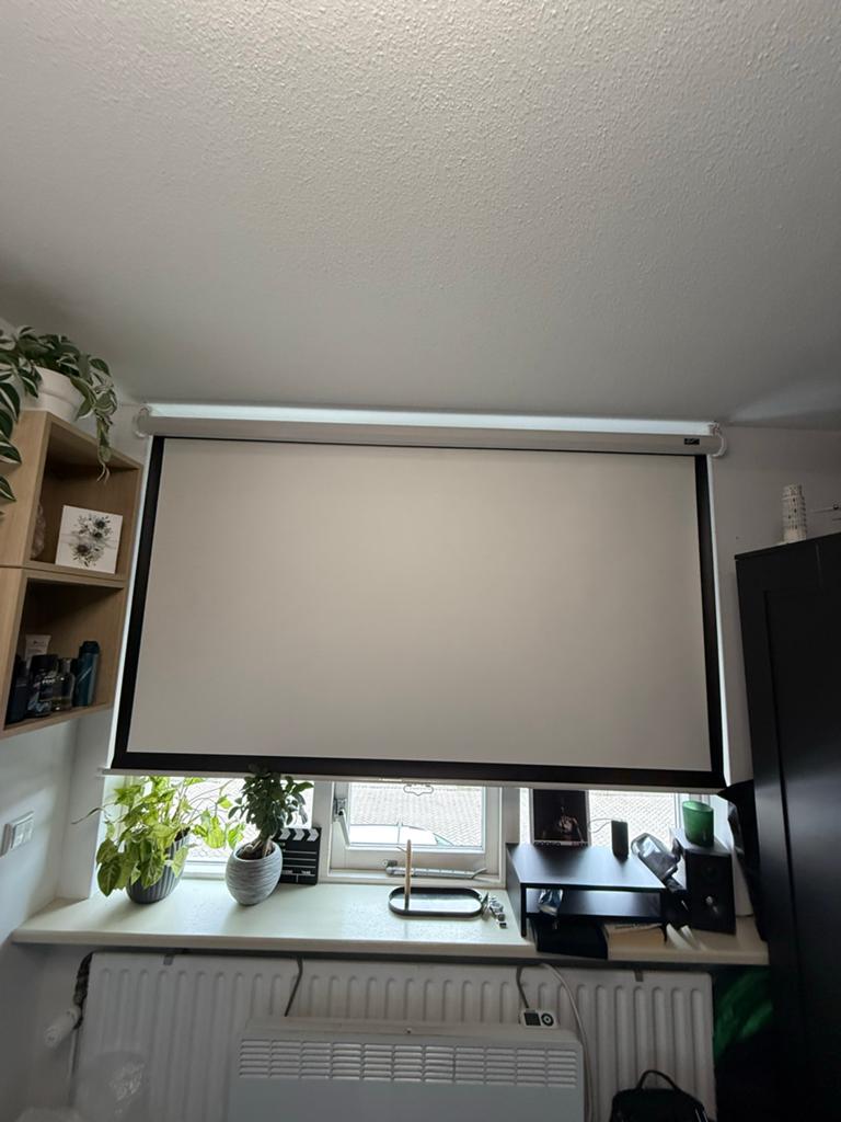 Elite Screens Oprolbaar Projectiescherm 185x104cm, Ophalen, Zo goed als nieuw