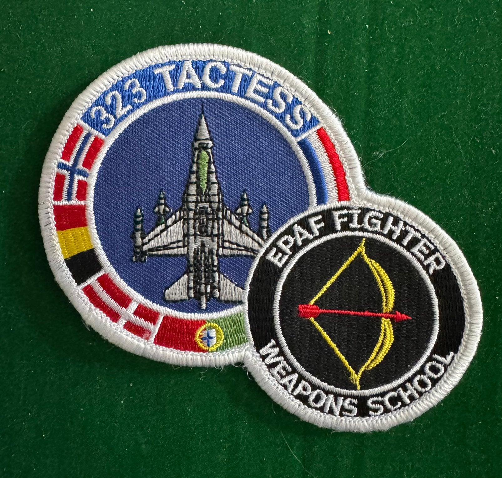 RNLAF 323 tactess squadron patch, Ophalen of Verzenden, Zo goed als nieuw, Patch, Badge of Embleem