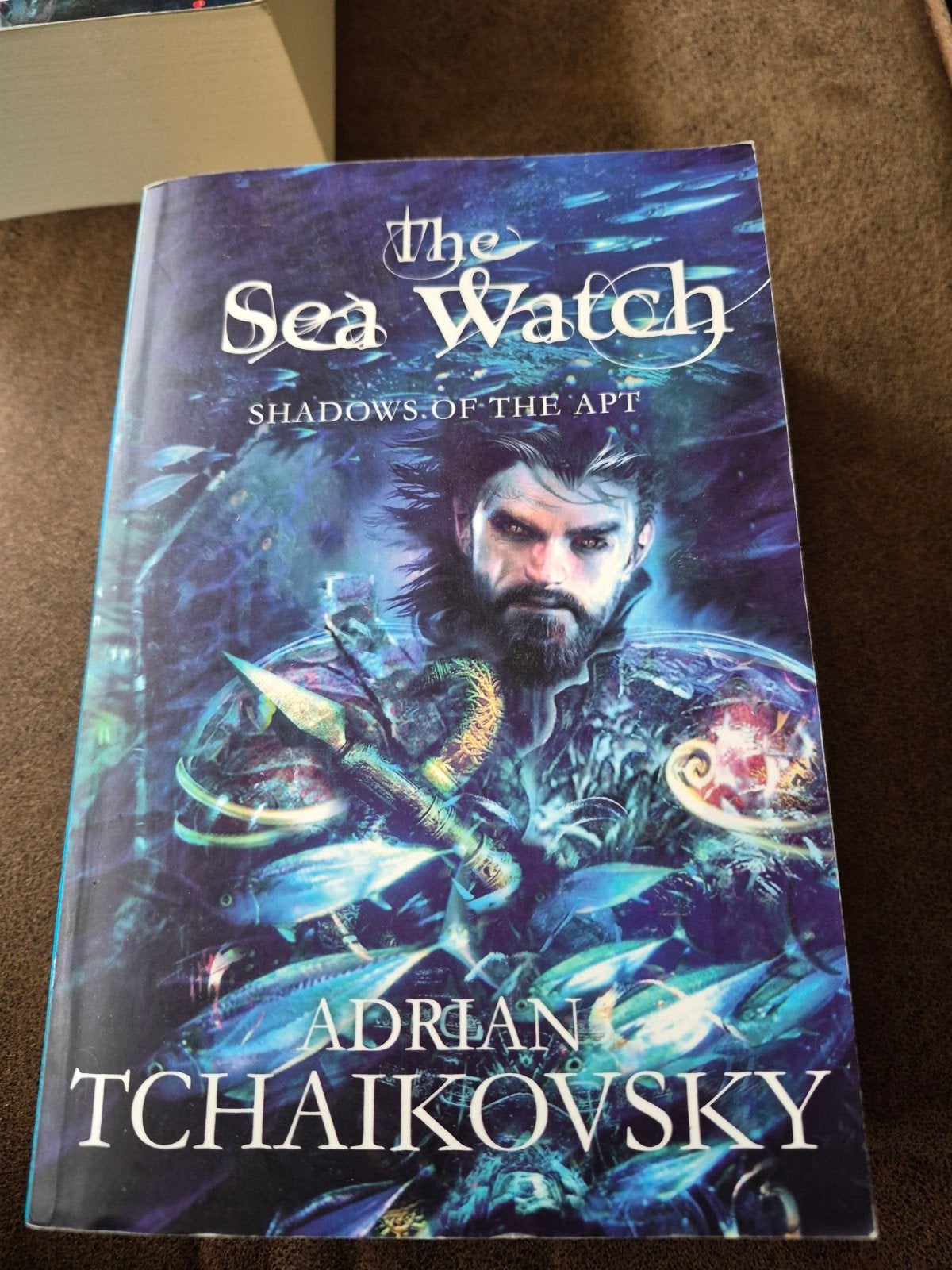 The Sea Watch - Adrian Tchaikovsky (Shadows of the Apt), Boeken, Ophalen of Verzenden, Zo goed als nieuw, Adrian Tchaikovsky