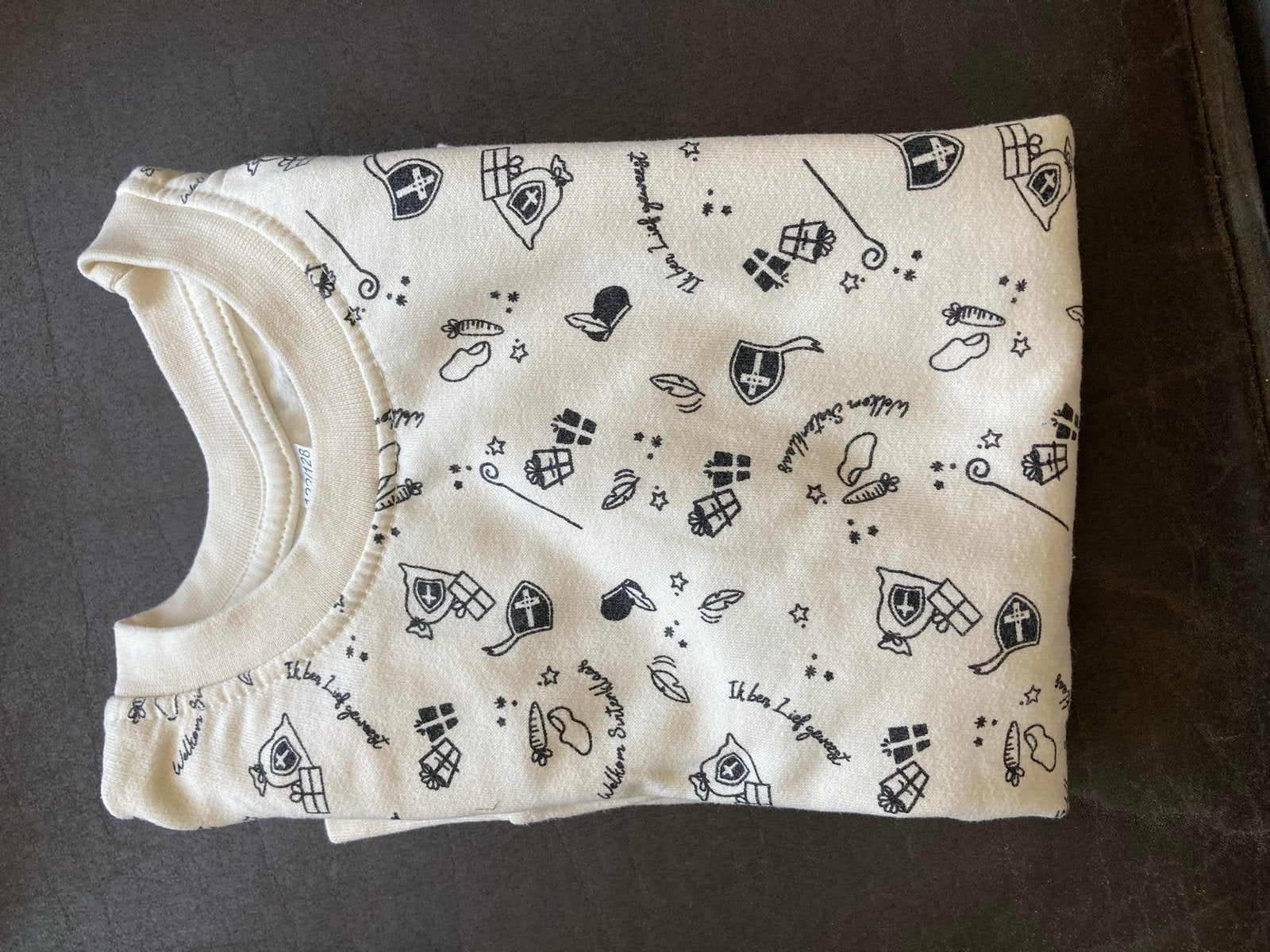 Trui met sinterklaas print maat 122/128, Kinderen en Baby's, Ophalen of Verzenden, Gebruikt, Jongen of Meisje, Shirt of Longsleeve