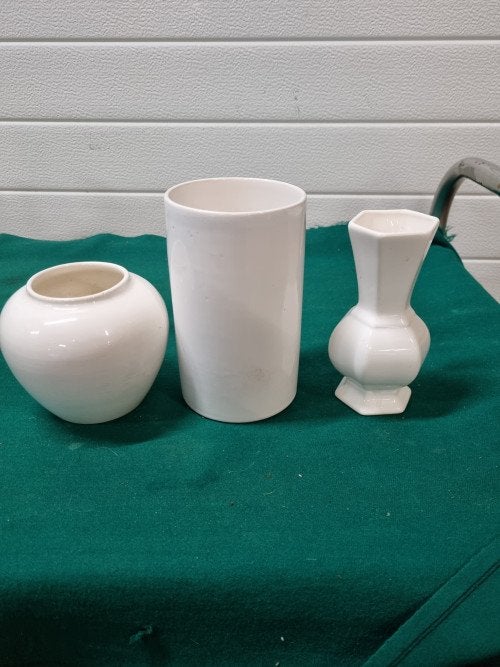 Vaasjes wit drie verschillende aardewerk, Antiek en Kunst, Ophalen of Verzenden