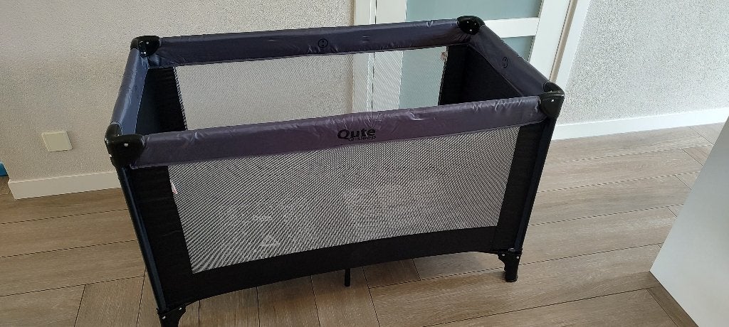 Qute Q-Sleep Campingbedje incl. matras, Ophalen, Zo goed als nieuw, Reisbedje