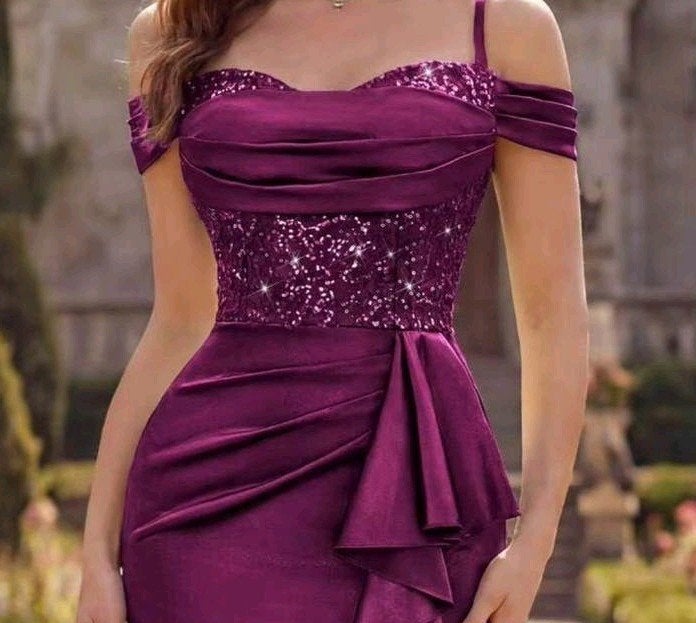 Prachtige paars avondjurk, Kleding | Dames, Jurken, Paars, Maat 42/44 (L), Ophalen of Verzenden, Zo goed als nieuw