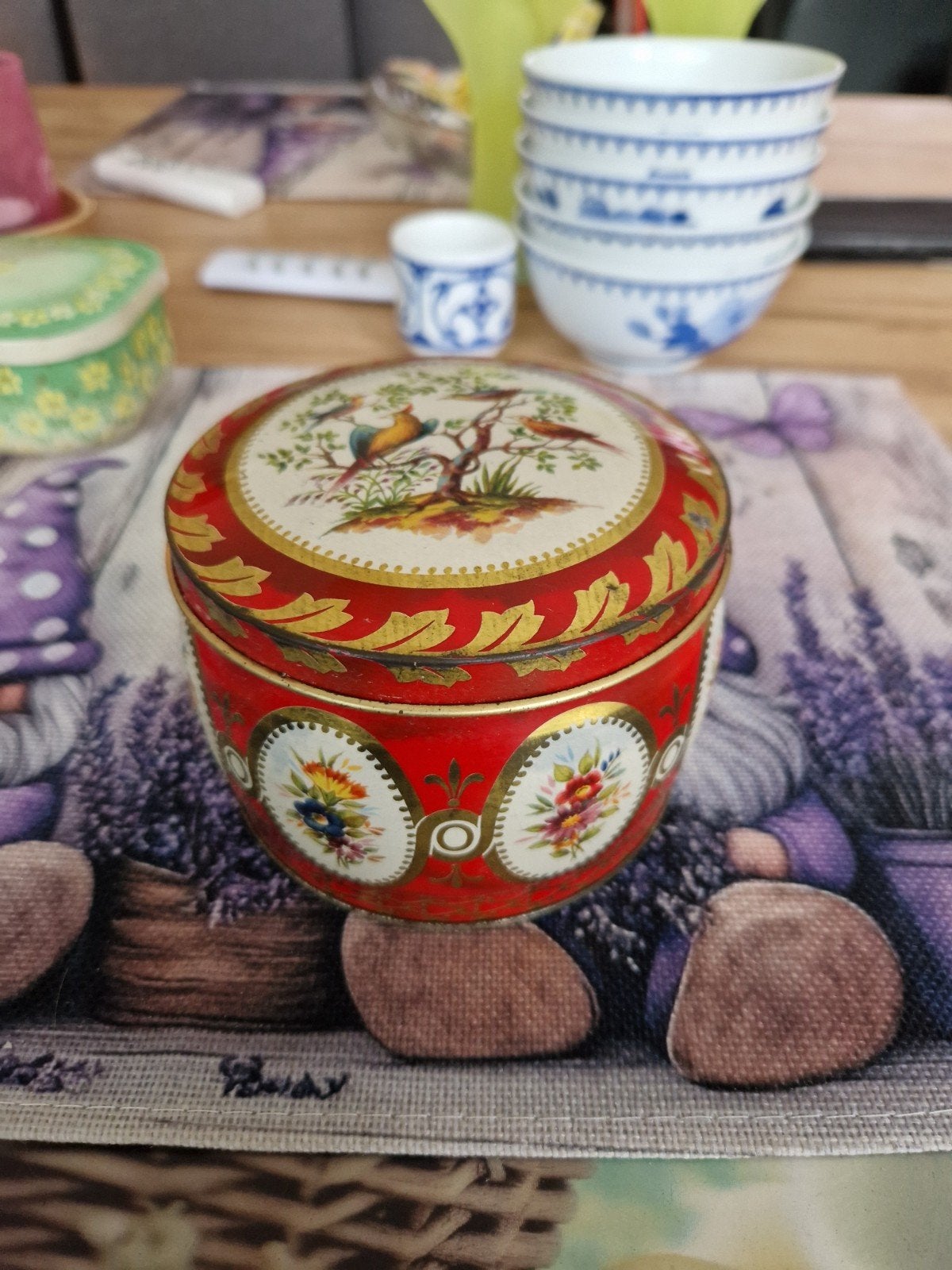 Vintage rood blik met vogel- en bloemmotieven, Ophalen of Verzenden