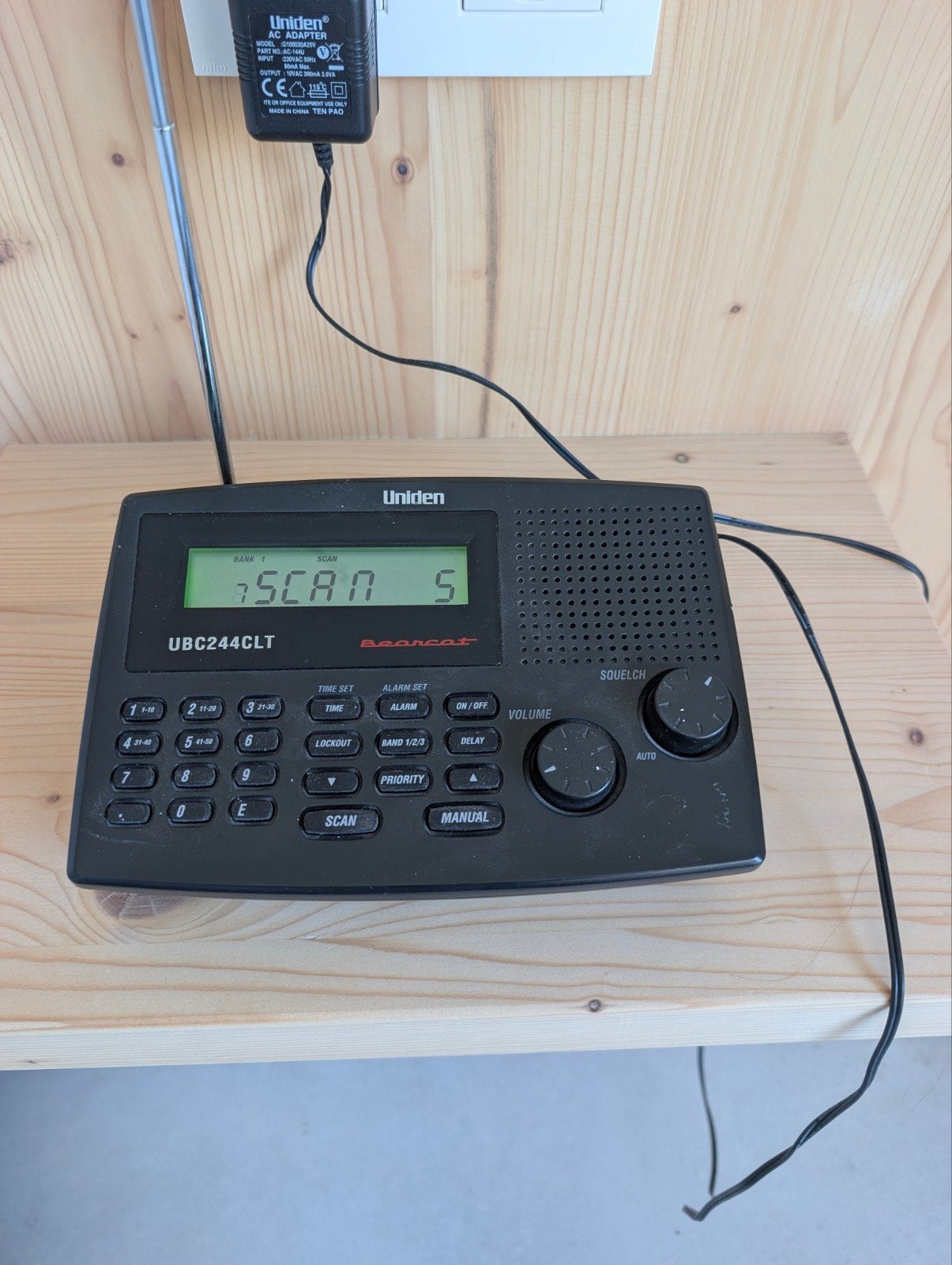 Uniden Bearcat UBC244CLT Scanner - Zo goed als nieuw, Ophalen of Verzenden, Zo goed als nieuw