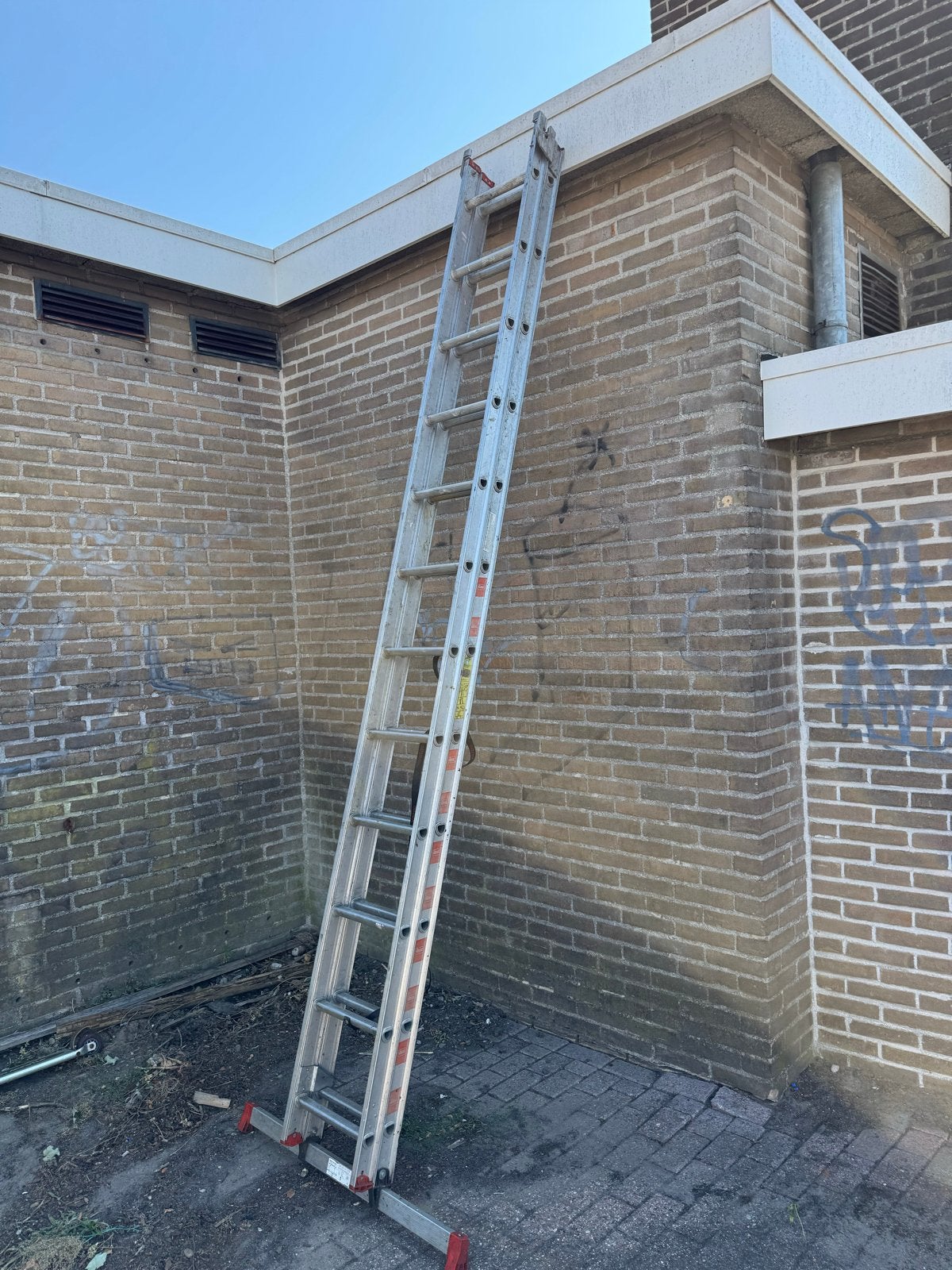 Altrex Professionele Uitschuifbare Ladder 2x12 Treden, Ophalen, Gebruikt, Ladder, Opvouwbaar of Inschuifbaar