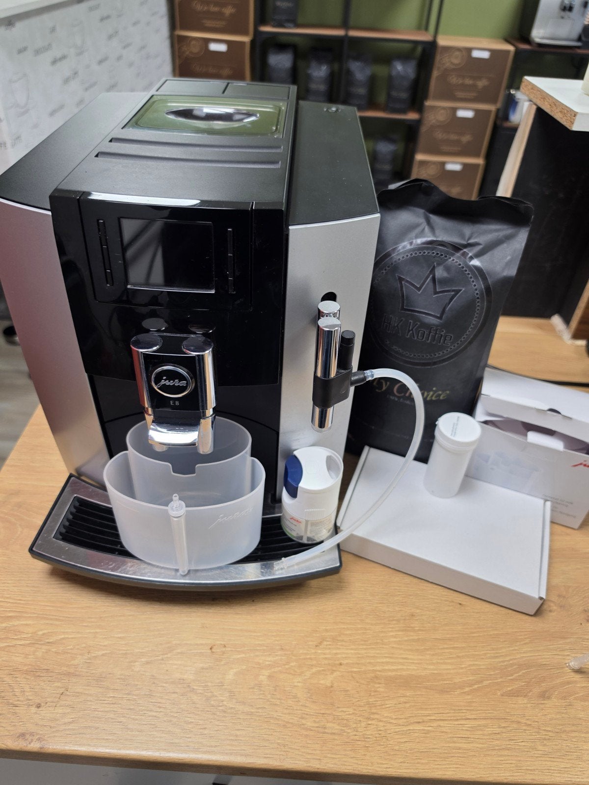 Jura E8 Volautomatische Koffiemachine - Zo goed als nieuw