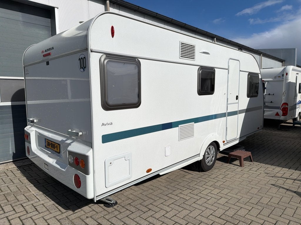 Adria Aviva 522 PT Stapelbedden/vast bed, Caravans en Kamperen, Bedrijf, Adria, 5 tot 6 meter, Fietsenrek