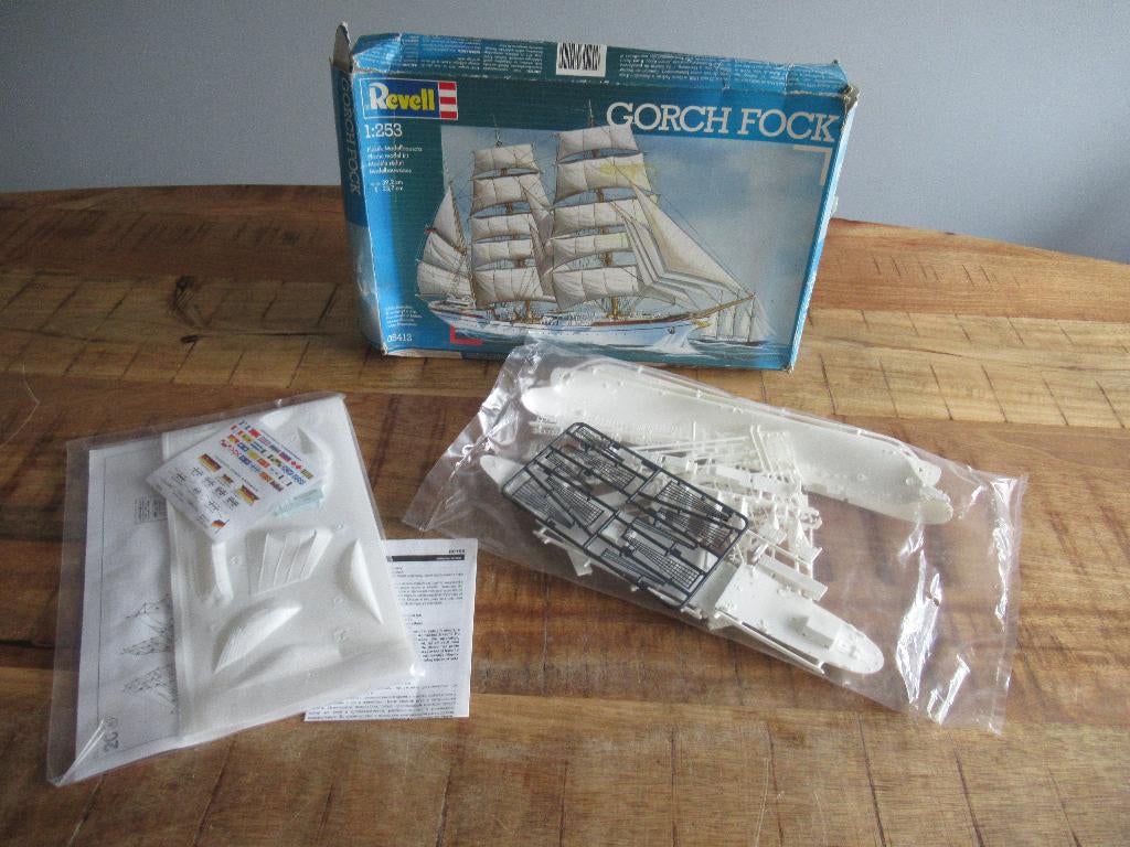 Nieuw! Vintage doos Revell 05412 GORCH FOCH 1/253 No. 05412, Ophalen of Verzenden, Nieuw, 1:200 of kleiner, Revell