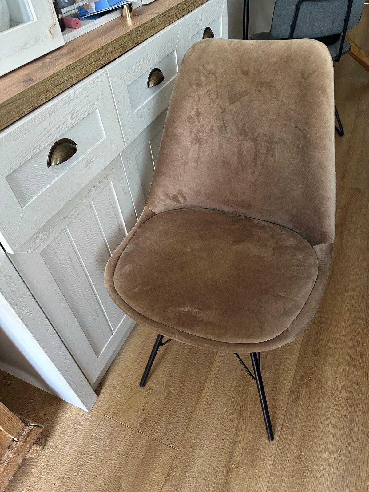 Comfortabele bruine fluwelen stoel, Huis en Inrichting, Stoelen, Ophalen, Gebruikt, Bruin, Eén