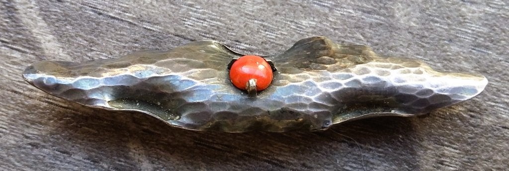 Omstreeks 1930 Zilveren Broche met Koraal Amsterdamse School, Ophalen of Verzenden, Zilver