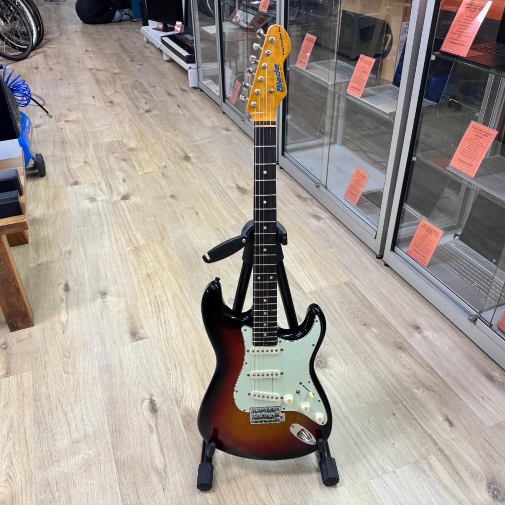 Levinson Blade Texas Standard Pro | Sunburst | 2006 |Koffer, Flex Ltd., Zo goed als nieuw, https://flex.com/contact-us, Nobelstraat 10, 5807 GA Oostrum LB, Limburg, Nederland