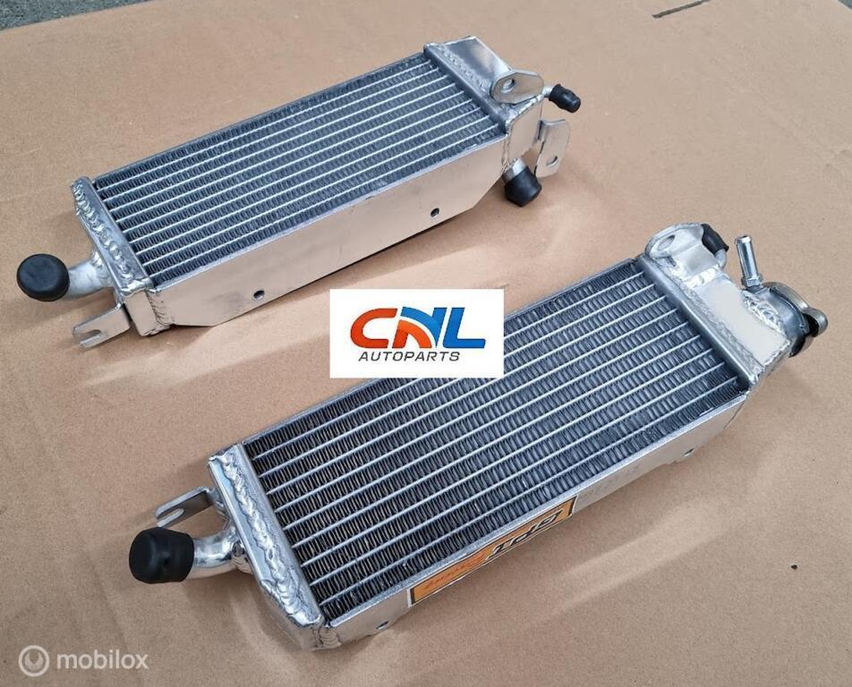 Radiateur Suzuki RM125 1984 1985 RM 125 RM-125 84 85, Motoren, Nieuw, Ophalen of Verzenden