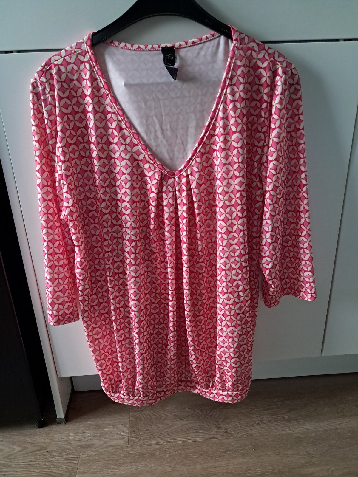 IZ NAIZ Collection Roze Top met Bloemenprint Maat M, Maat 38/40 (M), IZ NAIZ Collection, Ophalen of Verzenden, Zo goed als nieuw