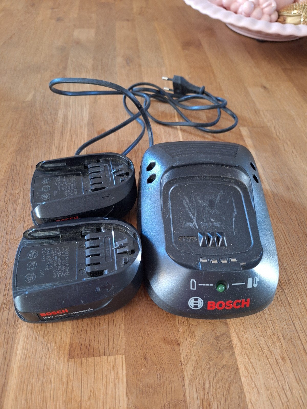 Bosch Accu's 14,4V met Oplader - Prima Staat, Ophalen of Verzenden, Gebruikt, Boor- en Schroefmachine