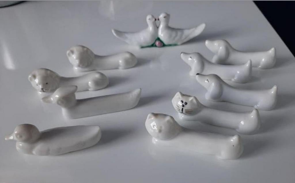 Set van 10 keramische messenleggers in diervorm, Antiek en Kunst, Antiek | Bestek, Ophalen of Verzenden