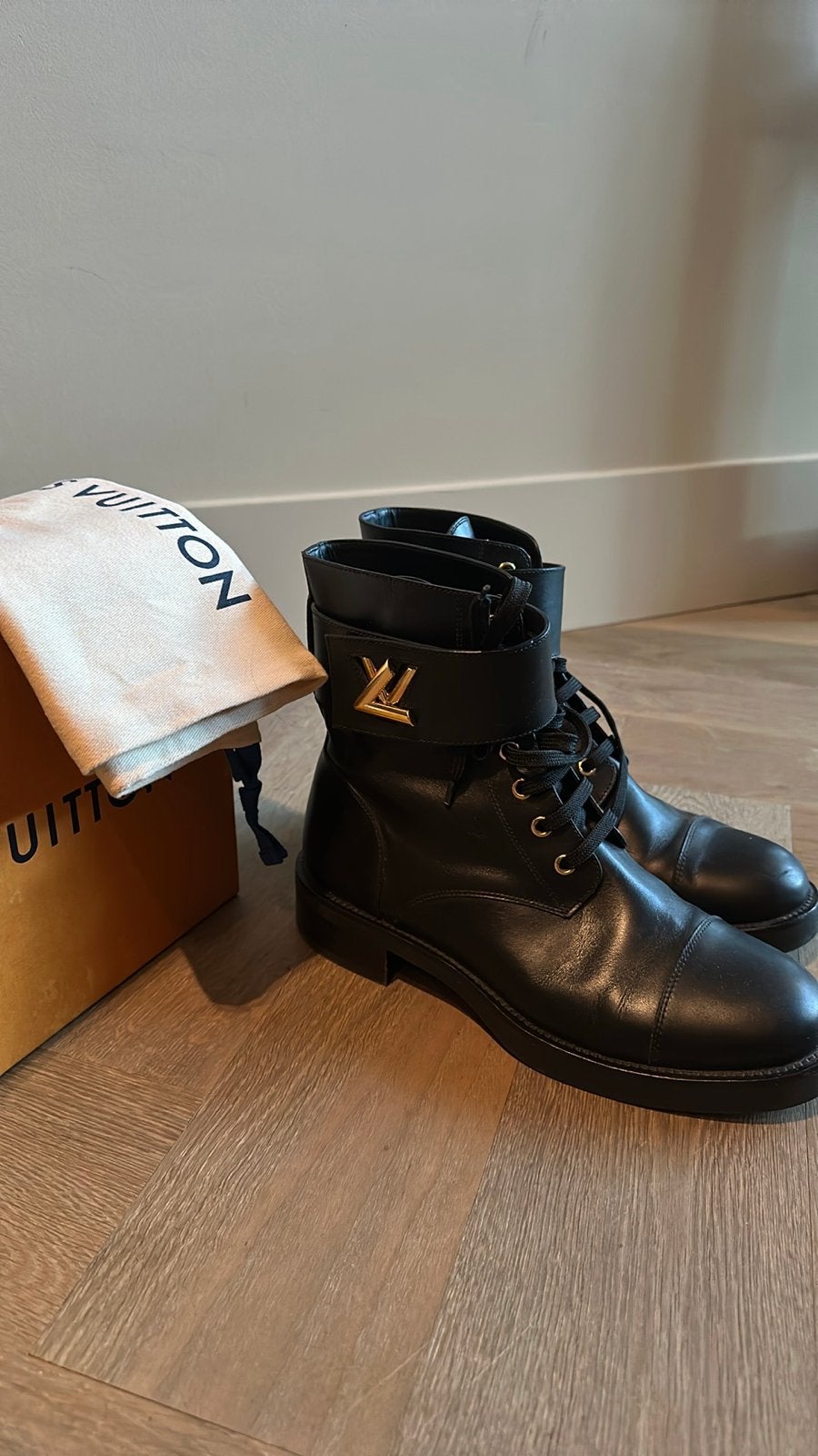 Louis Vuitton Ranger laarzen - maat 40 Zo goed als nieuw, Ophalen of Verzenden, Zo goed als nieuw, Zwart, Lage of Enkellaarzen