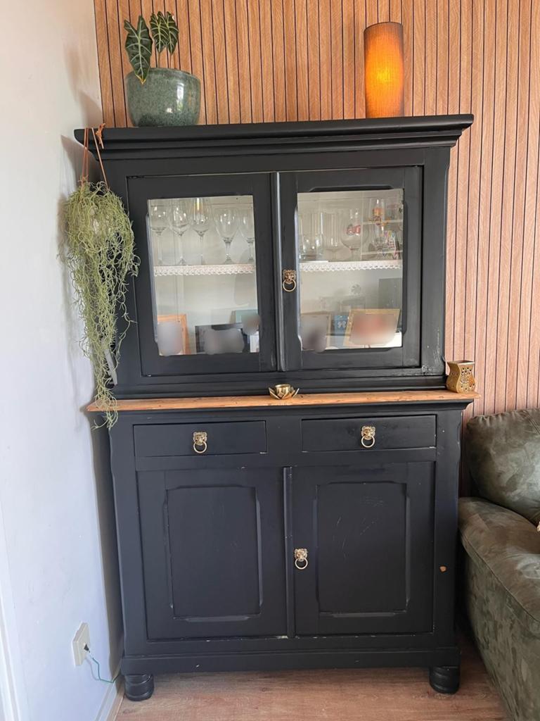 Zwarte vitrinekast met houten blad, Antiek en Kunst, Ophalen
