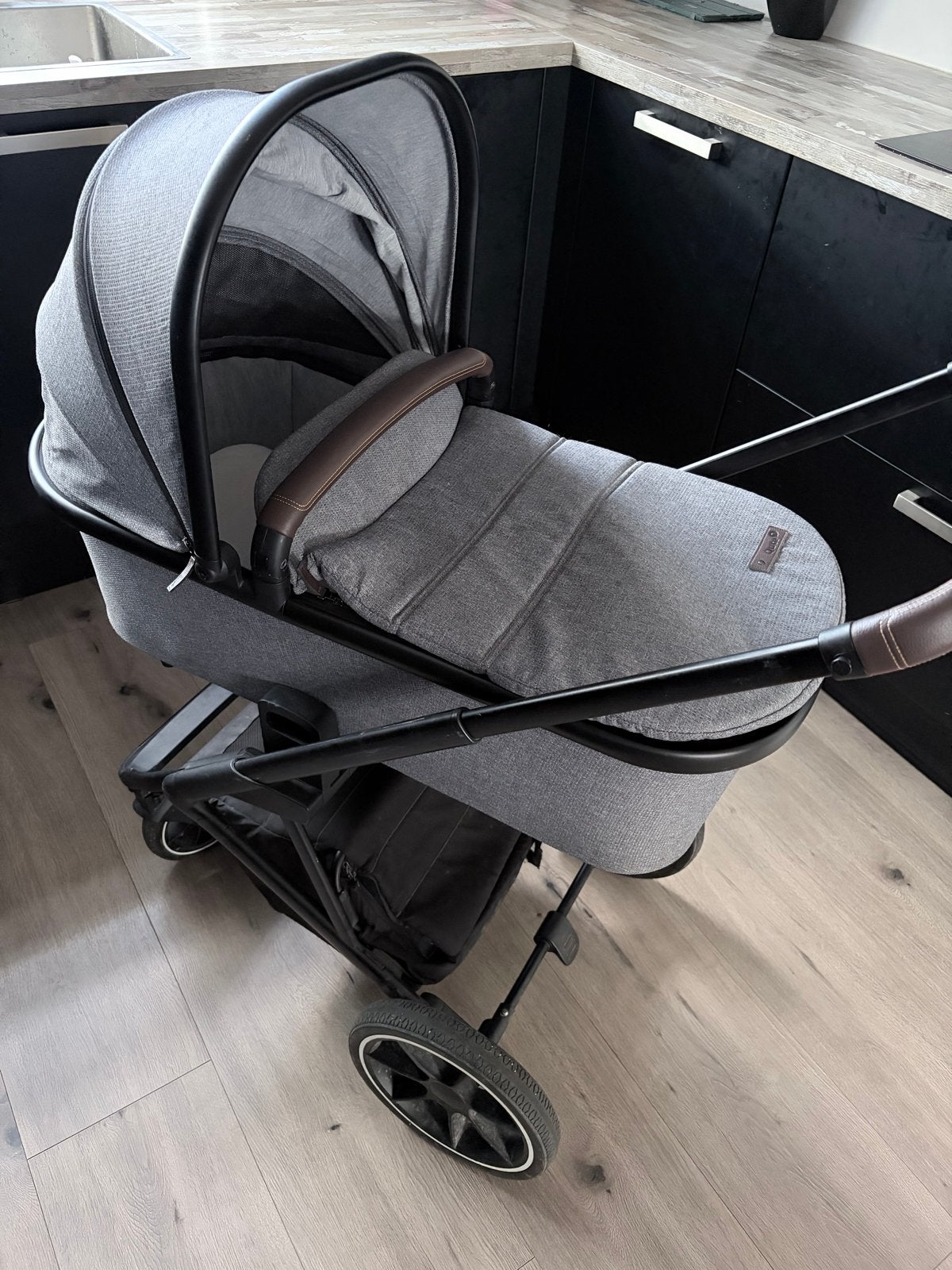 Complete Qute q-rider kinderwagen met autostoel en reiswieg, Kinderen en Baby's, Kinderwagens en Combinaties, Gebruikt, Combiwagen