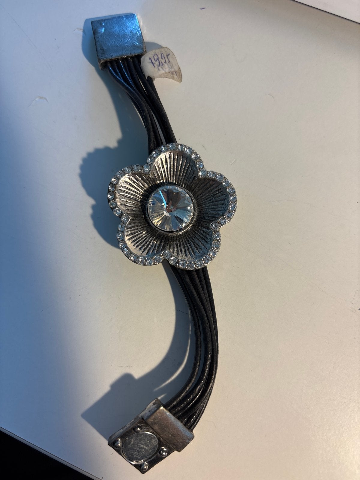 Zwarte leren armband met zilverkleurige bloem en strass, Met kristal, Zwart, Leer, Ophalen of Verzenden