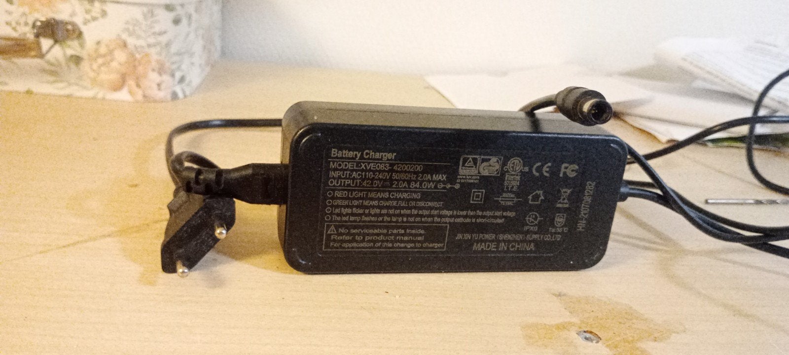Batterijlader 42V 2.0A (XVE083-4200200)