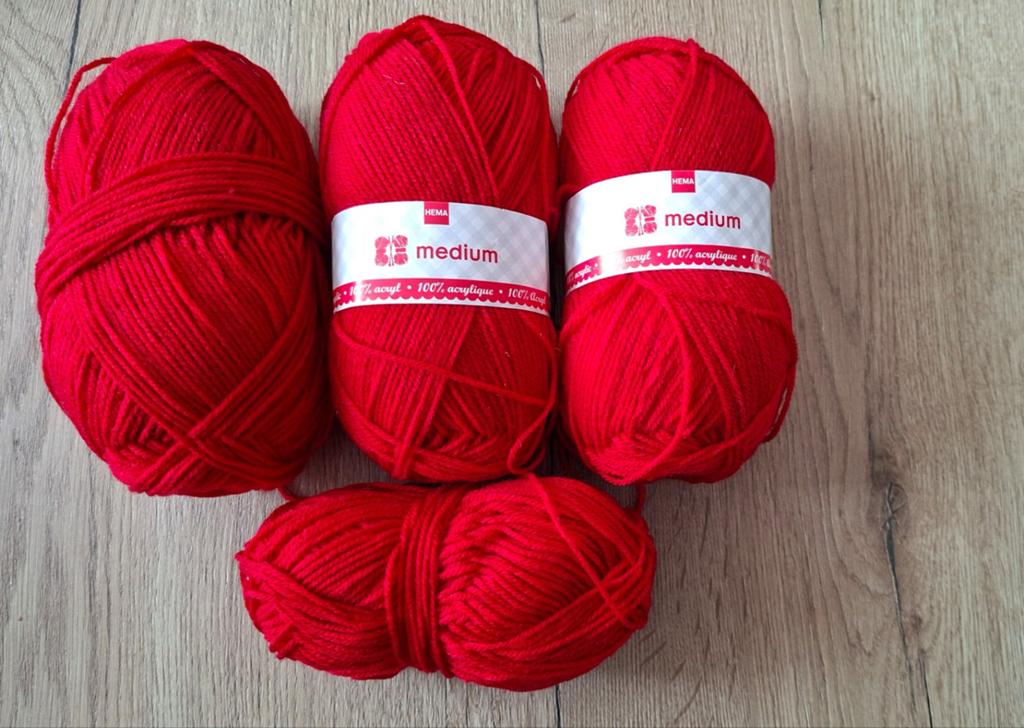 4 bollen HEMA rood garen - medium 100% acryl, Ophalen of Verzenden, Nieuw, Breien of Haken, Wol of Garen
