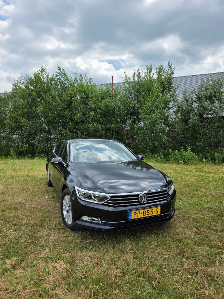 Volkswagen Passat 1.6 TDI 88KW BMT DSG 2017 Zwart, Bluetooth, Stof, Zwart, 4 cilinders