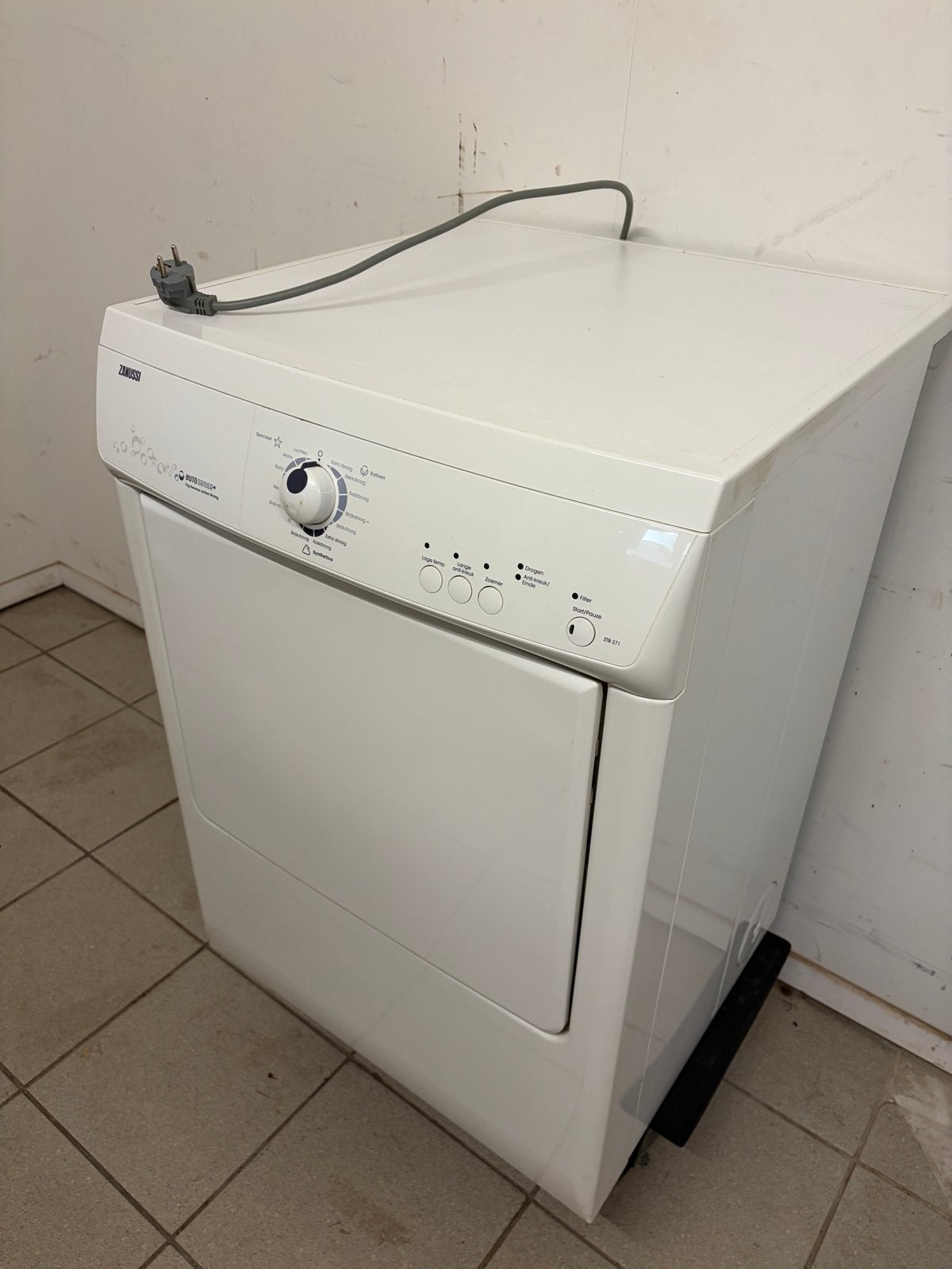 Zanussi ZTB271 Luchtafvoerdroger met muurdoorvoer, Ophalen, 6 tot 8 kg, Gebruikt, Luchtafvoer