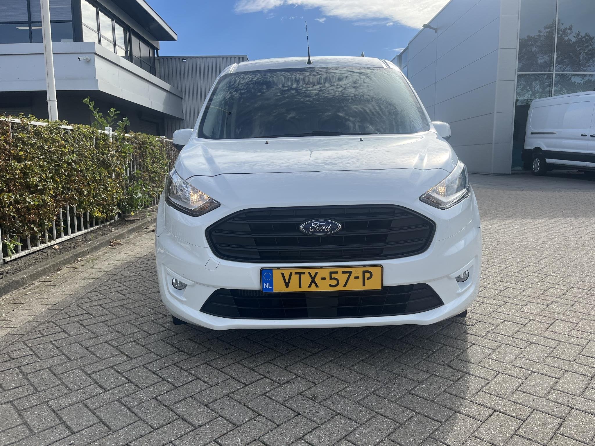 Ford Transit Connect 1.5 EcoBlue L2 Limited | Achteruitrijdc, Voorwielaandrijving, 1390 kg, Gebruikt, Euro 6