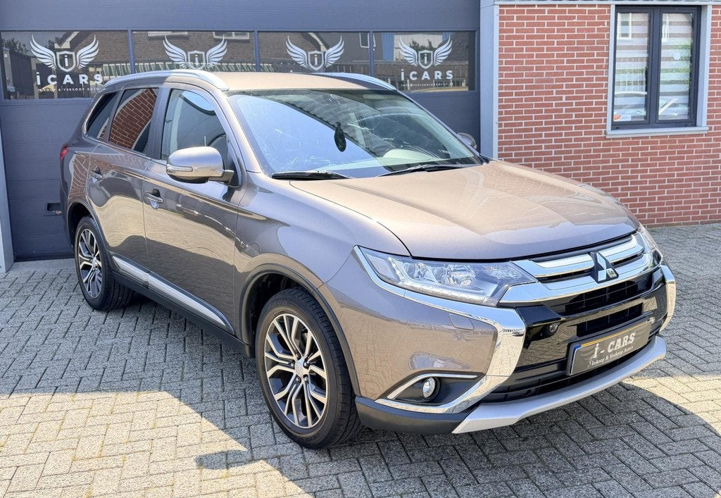 Mitsubishi Outlander 2.0 Executive Edition 7 pers Dealer ond, Auto's, Mitsubishi, 1998 cc, Stof, 4 cilinders, 1435 kg
