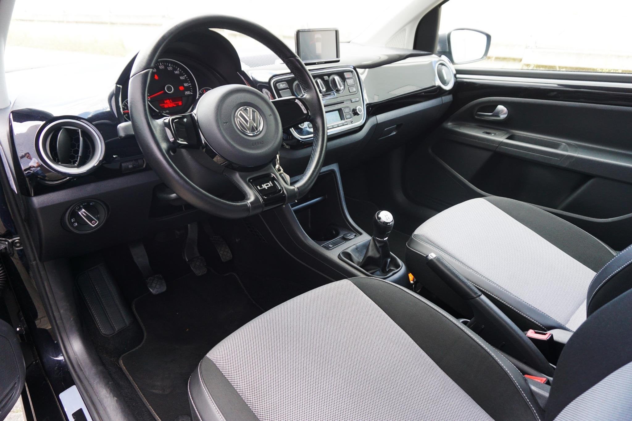 Volkswagen Up! 1.0 high up! BlueMotion/NAVI/BLEUTOOTH/AIRCO/, Euro 5, Stof, Gebruikt, Start-stop-systeem