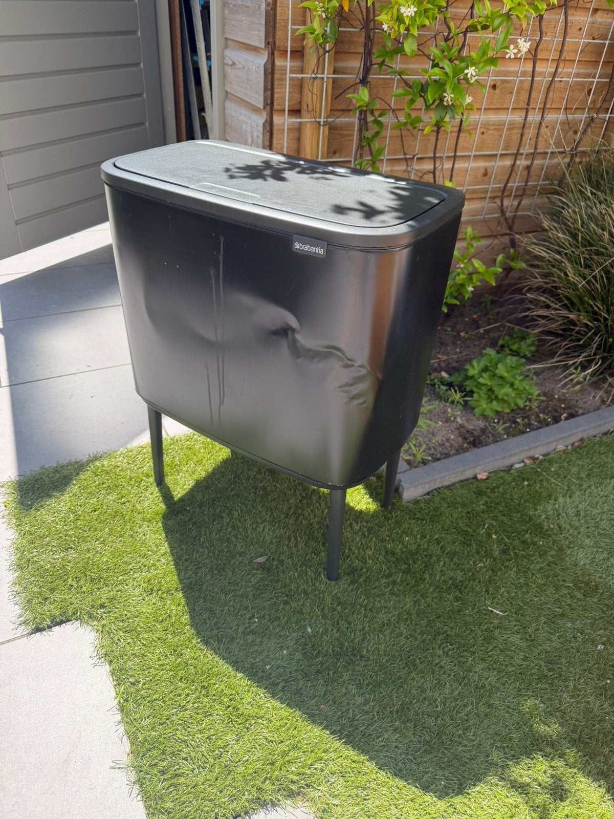 Brabantia touch bin bo - 36L zwart op pootjes prullenbak, Huis en Inrichting, Woonaccessoires | Prullenbakken, 30 tot 40 liter