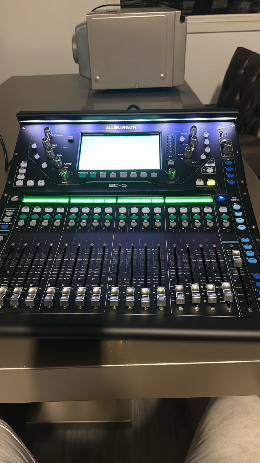 Allen & Heath SQ-5 Mengpaneel - Nieuw in doos, Ophalen of Verzenden, Nieuw, 20 kanalen of meer, Microfooningang